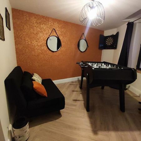 Grande Maison Familiale Avec Piscine Saint-Ouen-des-Alleux Exterior foto