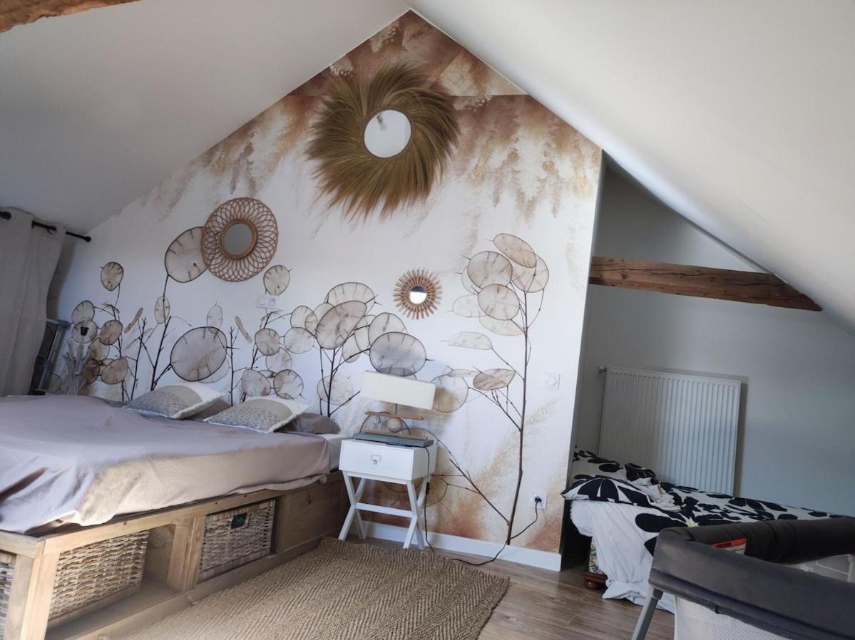 Grande Maison Familiale Avec Piscine Saint-Ouen-des-Alleux Exterior foto
